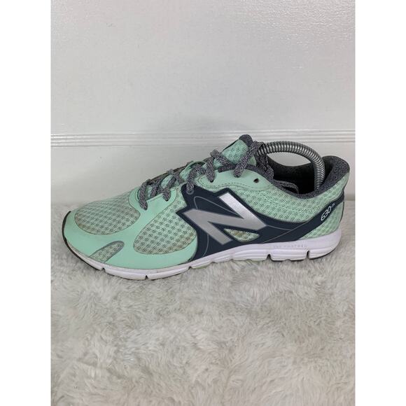 New Balance 630v5 Women’s Size 8 Mint Green Gray Running Walking Shoes - Picture 4 of 10
